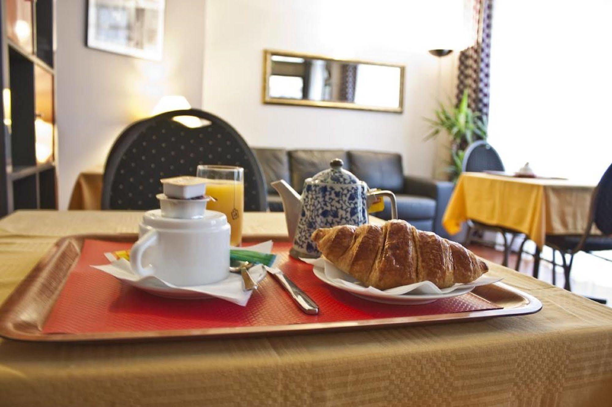Hotel Hippodrome Παρίσι Εξωτερικό φωτογραφία